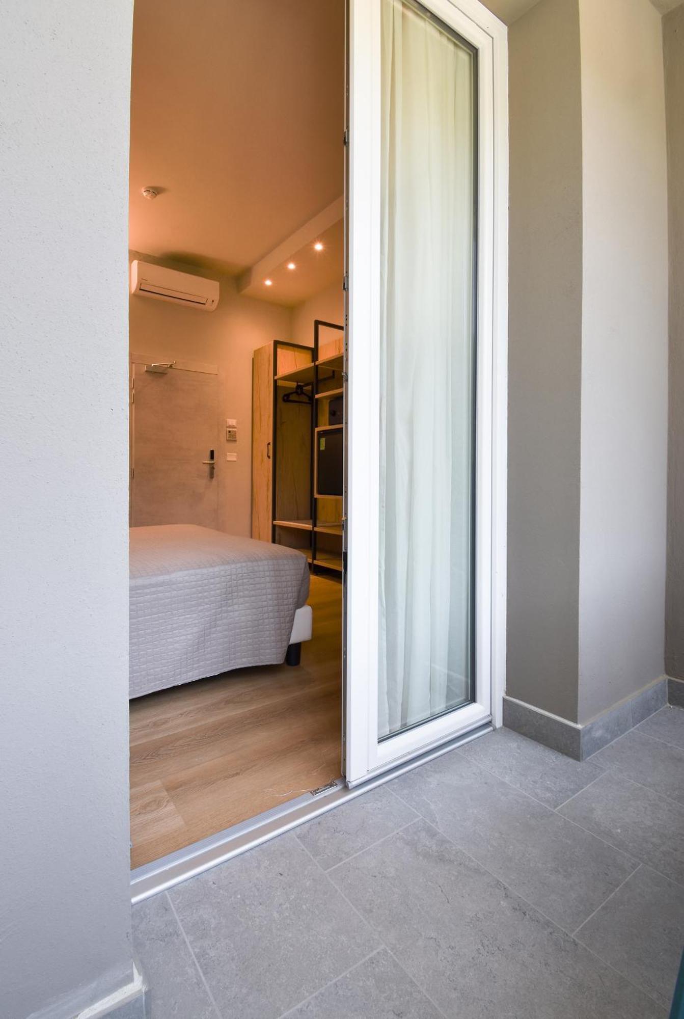 Columbia Hotel 3*