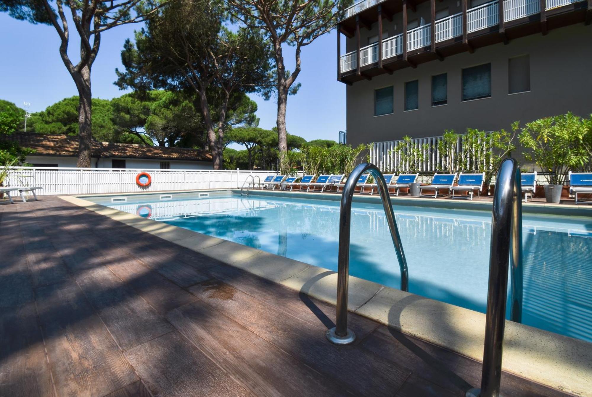Columbia Hotel Marina Romea