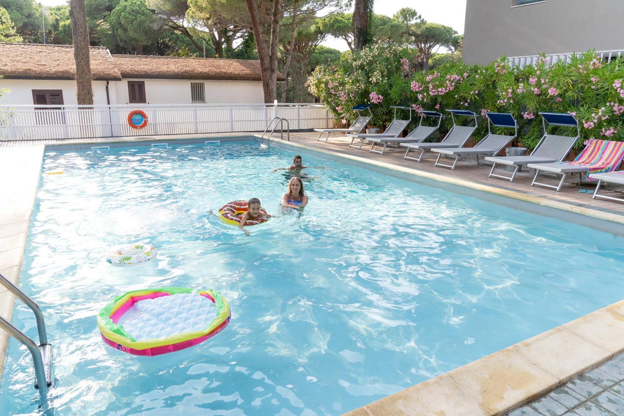 Columbia Hotel Marina Romea