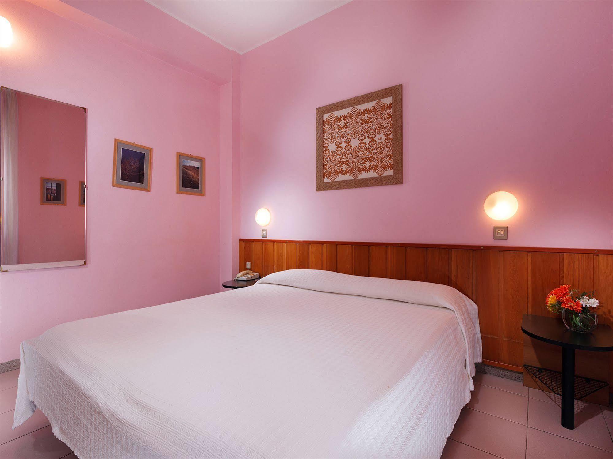 Hotel Columbia 3*